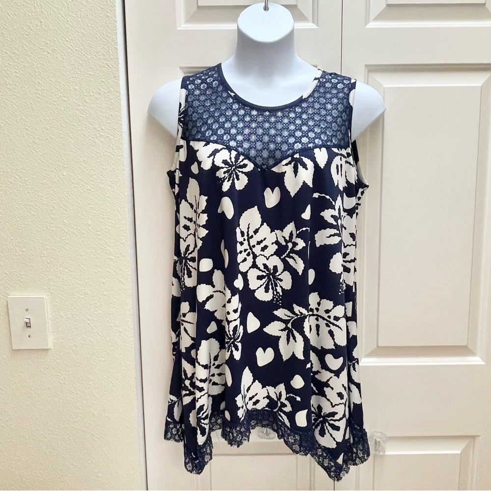 Aster by  Firmiana tunic with lace
